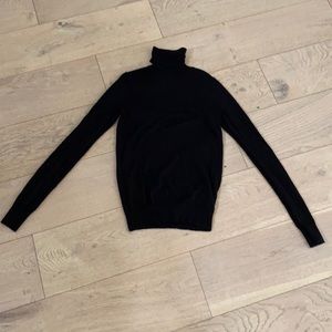 Uniqlo Merino Wool Turtleneck